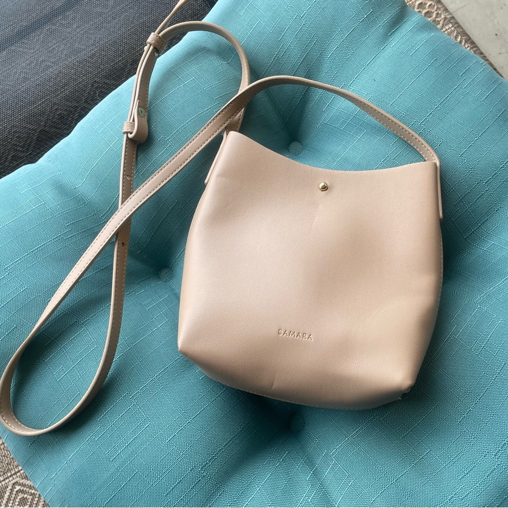 SAMARA Vegan medium crossbody bag
